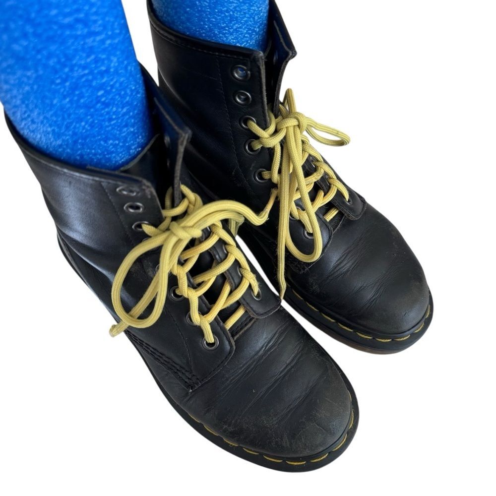 Dr. Martens Docs Air Walk Lace Up Boots Size 4